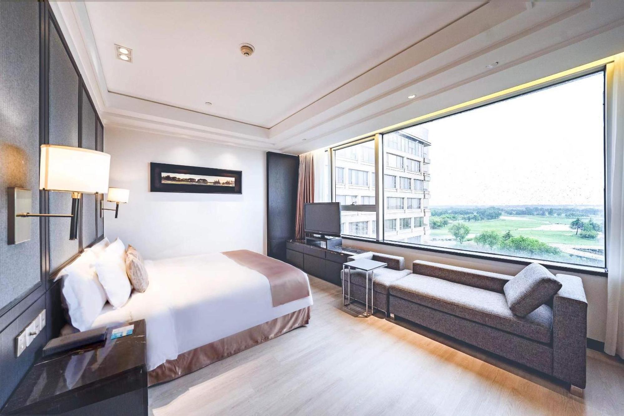 Crowne Plaza Shanghai Anting-Auto City - 15 Minutes Drive To F1 Jiading Exterior photo